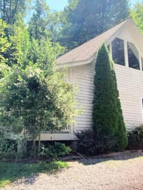 Charming country house by the creek in Sylva